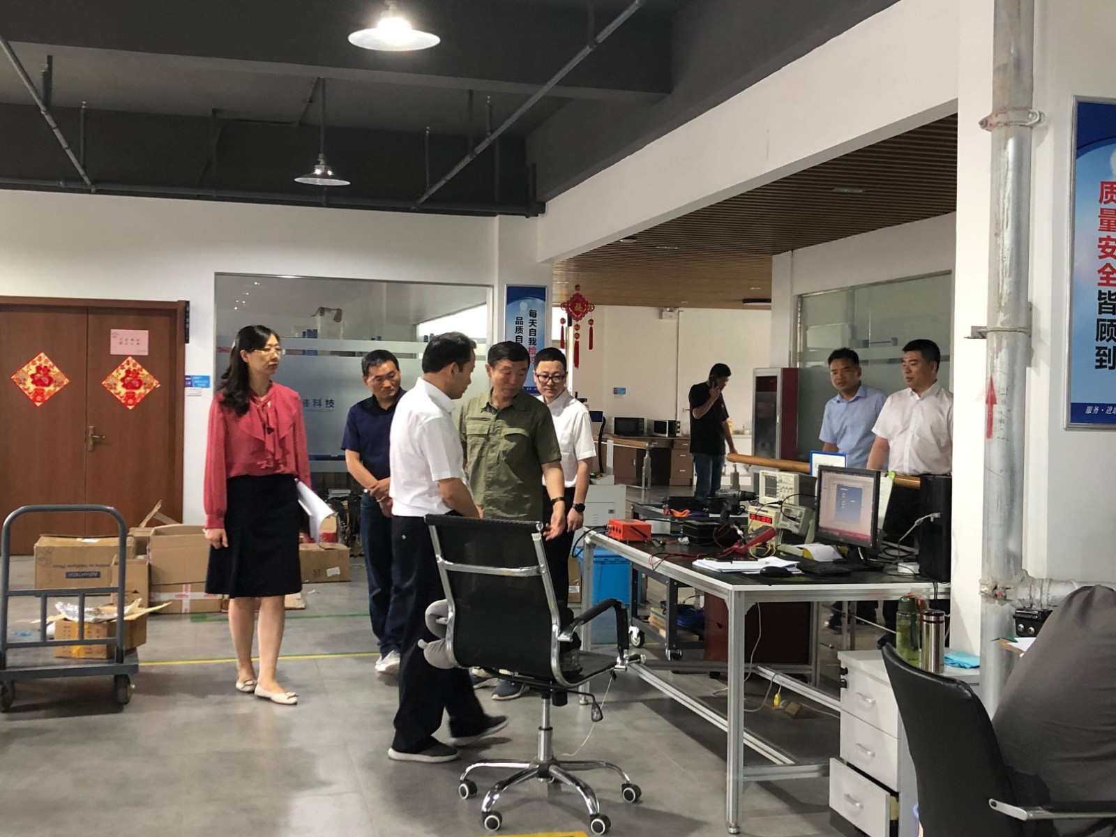 高新區相關部門領導陪同聯合大學校長走進福淮公司
